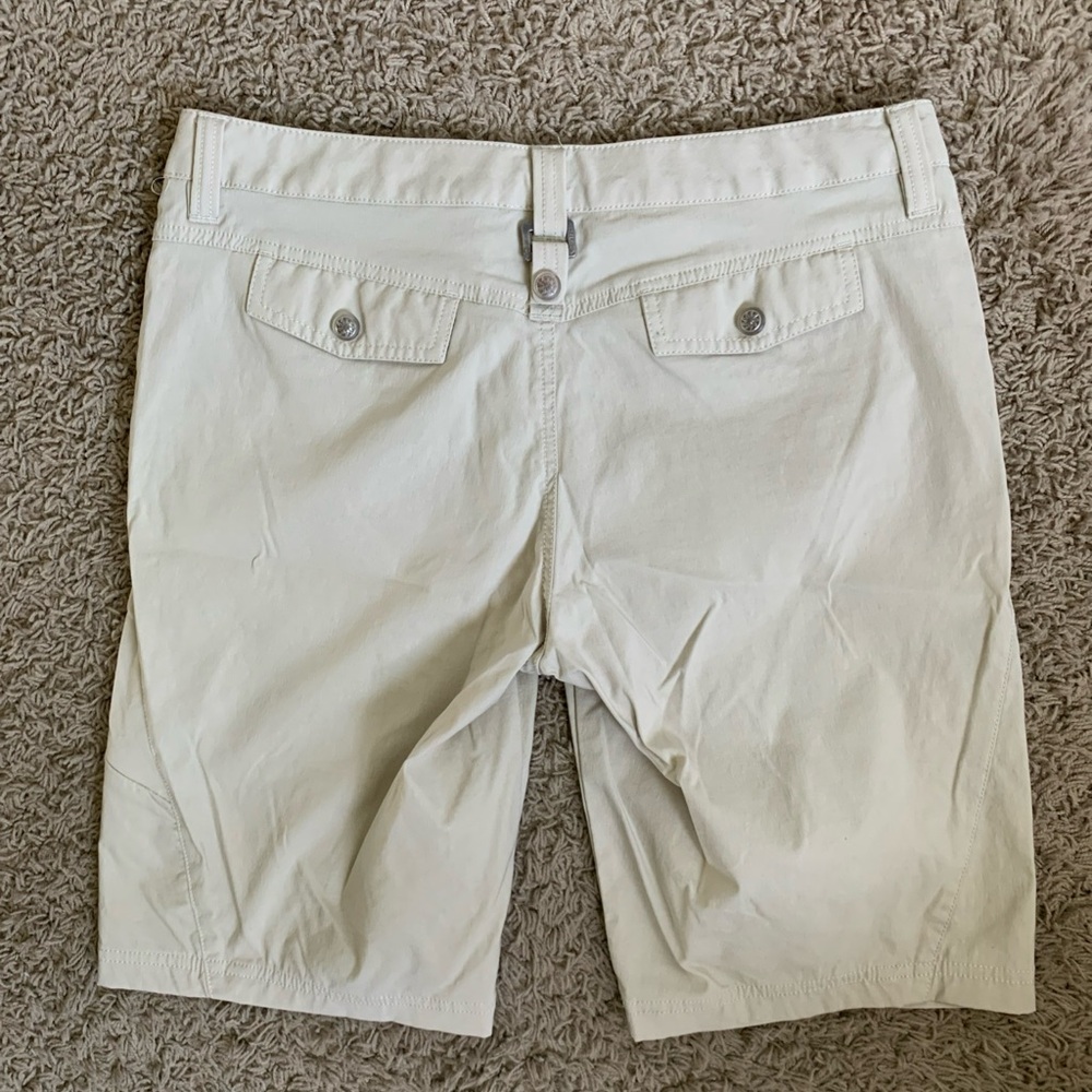Athleta size 10 Bermuda length hiking shorts beige/khaki - Picture 4 of 4